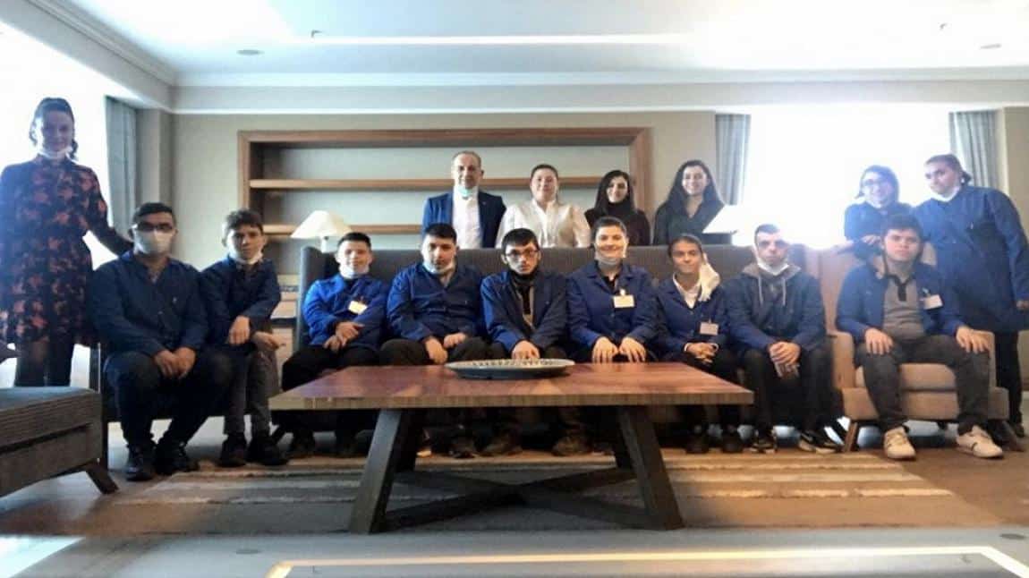 Konaklama ve Seyahat Hizmetleri Alanı Öğrencilerimizin Zonguldak Dedeman Otel'i Ziyareti