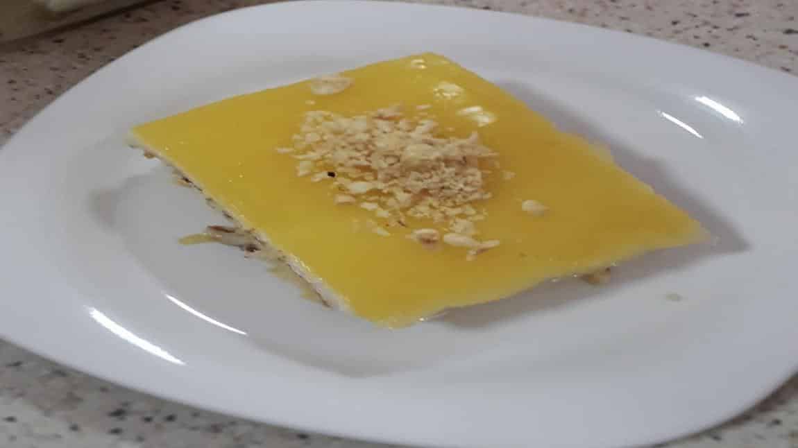 11.Sınıf Öğrencilerimizin Portakal Soslu Pasta Uygulaması